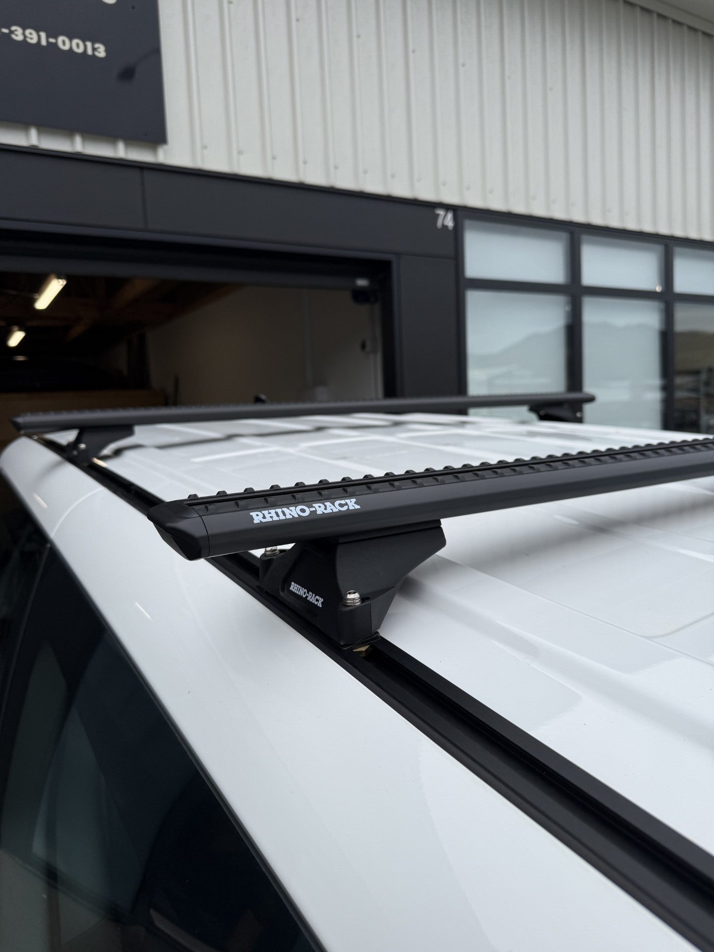 rhino-rack roof rack crossbars