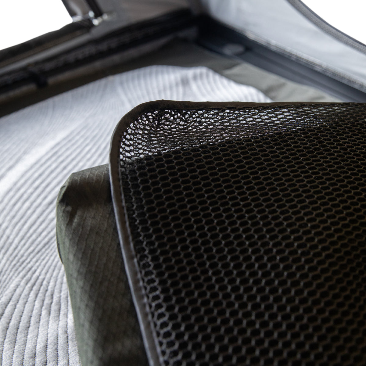 Feldon Shelter Hawk's Nest V2 Rooftop Tent - Side - Grey