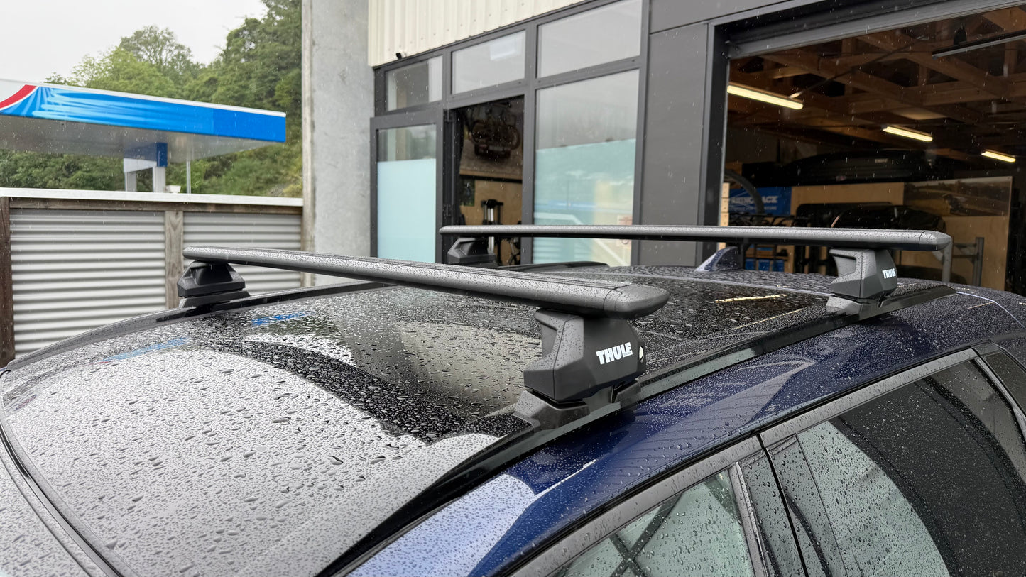 Subaru Solterra 2022-ON (w/ fixpoint) - Thule WingBar Evo Roof Rack Black