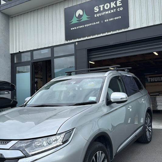 Mitsubishi Outlander 2012-2021 (w/ flush rail) - Thule WingBar Evo Roof Rack Black