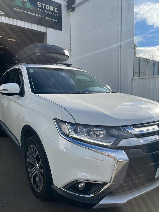 Mitsubishi outlander with thule wingbar roof racks and thule roof box 28