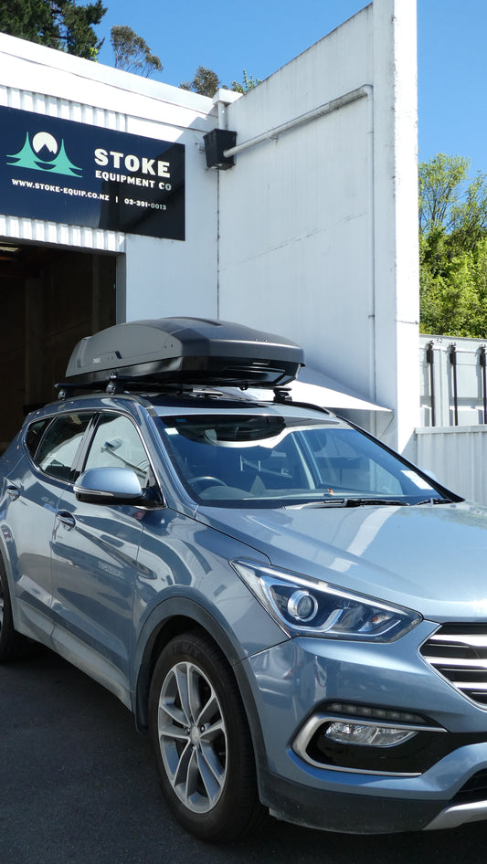 Hyundai Santa Fe Thule roof racks and roof box 2